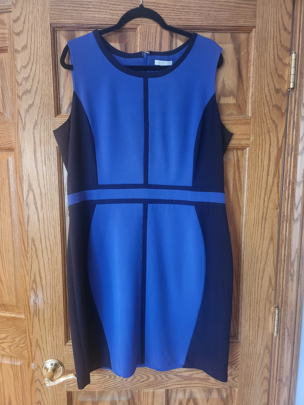 Jones New York Royal Blue and Black Paneled Sheath Dress
